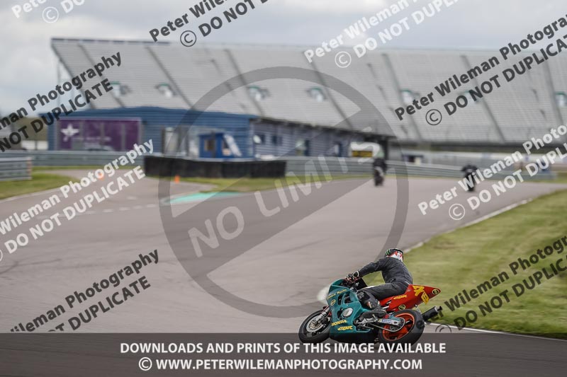 Rockingham no limits trackday;enduro digital images;event digital images;eventdigitalimages;no limits trackdays;peter wileman photography;racing digital images;rockingham raceway northamptonshire;rockingham trackday photographs;trackday digital images;trackday photos